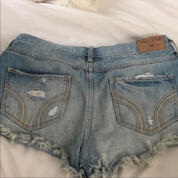 Hollister high waisted shorts - Picture 2 of 3
